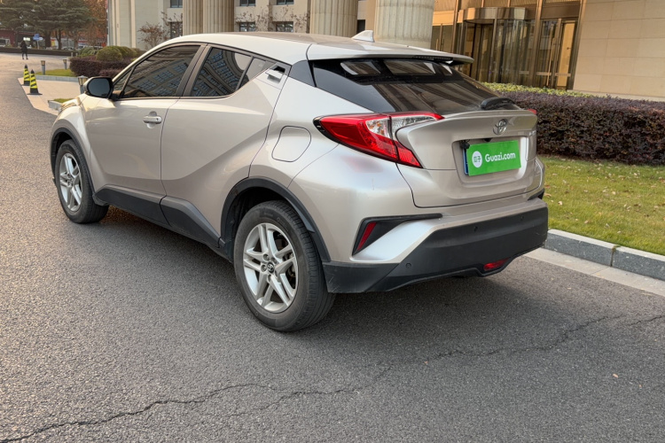 丰田C-HR 2021款 2.0L 舒适版车身外观6006