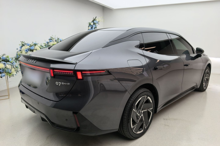 领克07 2024款 EM-P 126长续航 Ultra车身外观6006