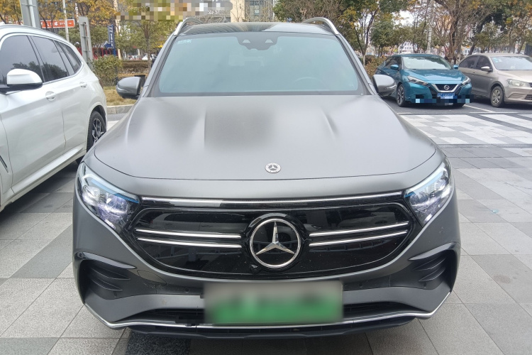 奔驰EQB 2022款 EQB 350 4MATIC 首发特别版车身外观2