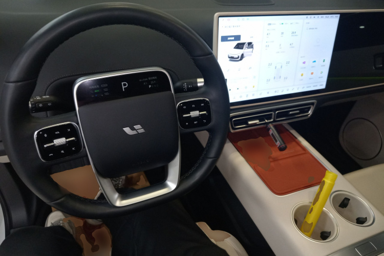 理想汽车 理想L6 2024款 Pro中控内饰12