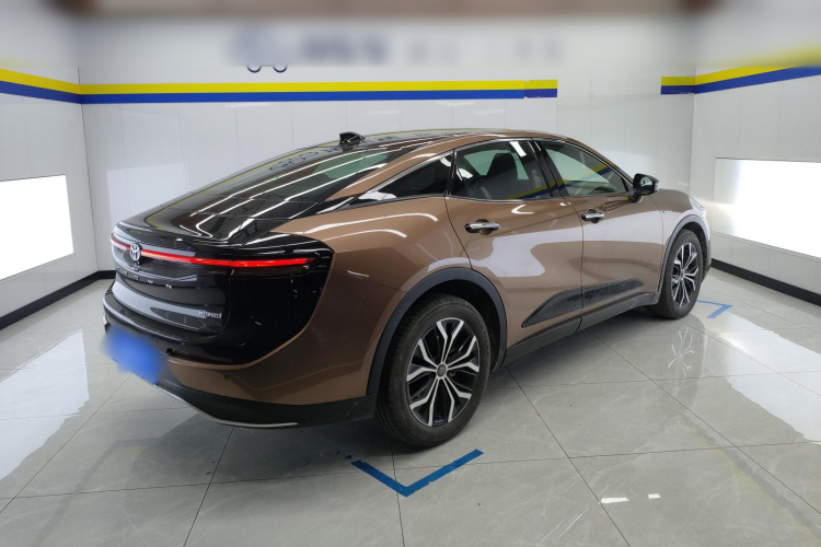丰田 皇冠(进口) 2023款 2.5L SportCross HEV两驱尊贵版车身外观7