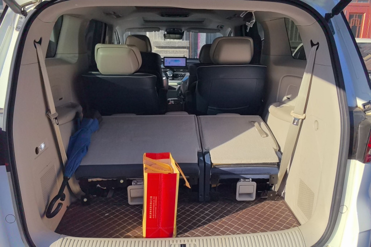 荣威iMAX8 2021款 400TGI Supreme系列尊荣版中控内饰23