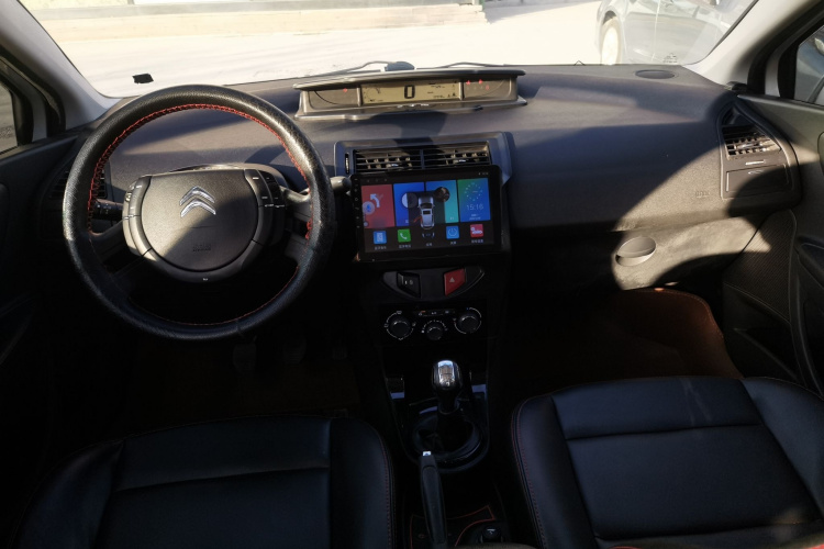 雪铁龙 世嘉 2016款 经典 三厢 1.6L 手动品尚型中控内饰12