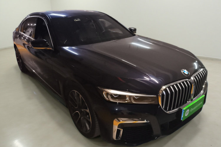 宝马7系 2021款 740Li 领先型 M运动套装车身外观3