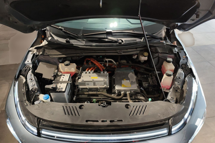 小鹏G3 2022款 G3i 460N机舱底盘24