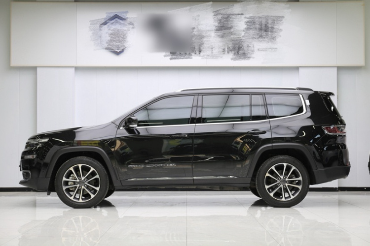 Jeep 大指挥官 2018款 2.0T 四驱悦享版 国VI车身外观6001