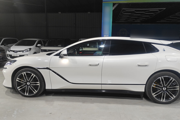 腾势Z9GT 2024款 1100四驱Ultra版车身外观6001