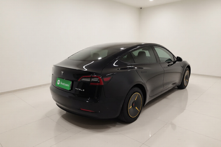 特斯拉 Model 3 2022款 后轮驱动版车身外观7