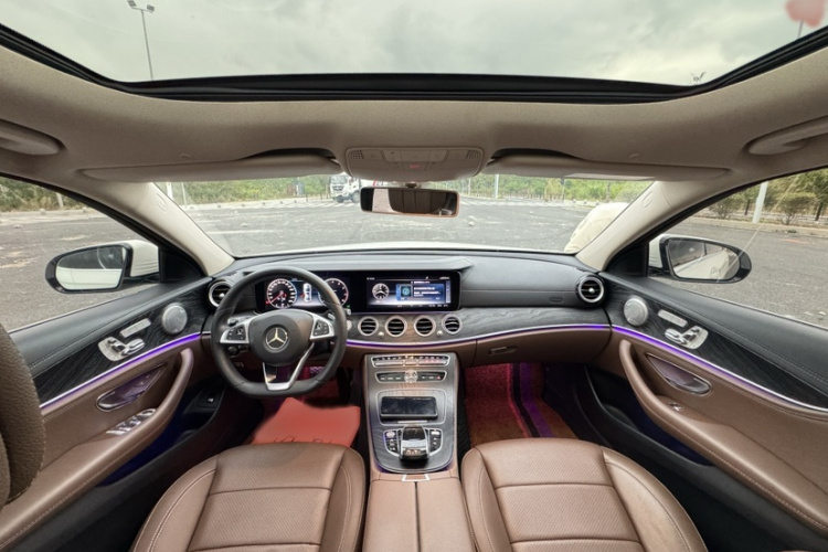奔驰E级 2017款 E 300 L 运动豪华型中控内饰7002