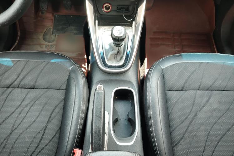 宝骏510 2017款 1.5L 手动时尚型局部细节18