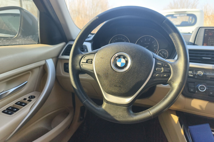 宝马3系 2015款 320Li 超悦版时尚型中控内饰13