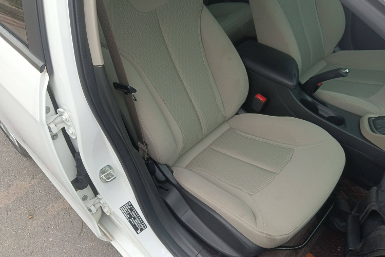 别克 英朗 2018款 15T 双离合进取型 国V局部细节41