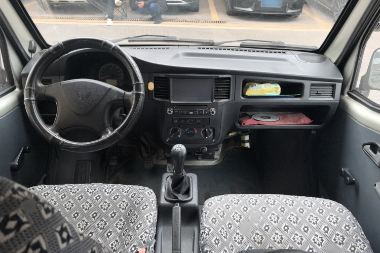 五菱汽车 五菱之光 2013款 1.0L 实用型中控内饰12