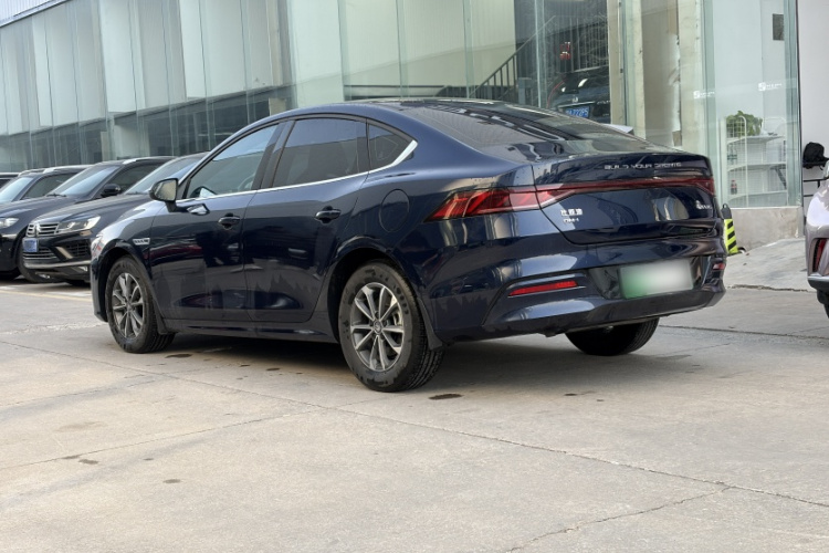 比亚迪 秦PLUS 2024款 荣耀版 DM-i 55KM领先型车身外观6003