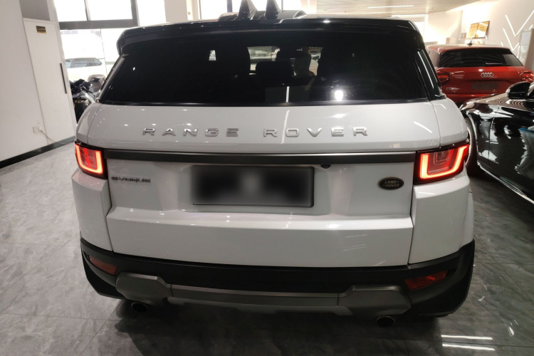 路虎 揽胜极光 2017款 2.0T 英伦锋尚版车身外观6