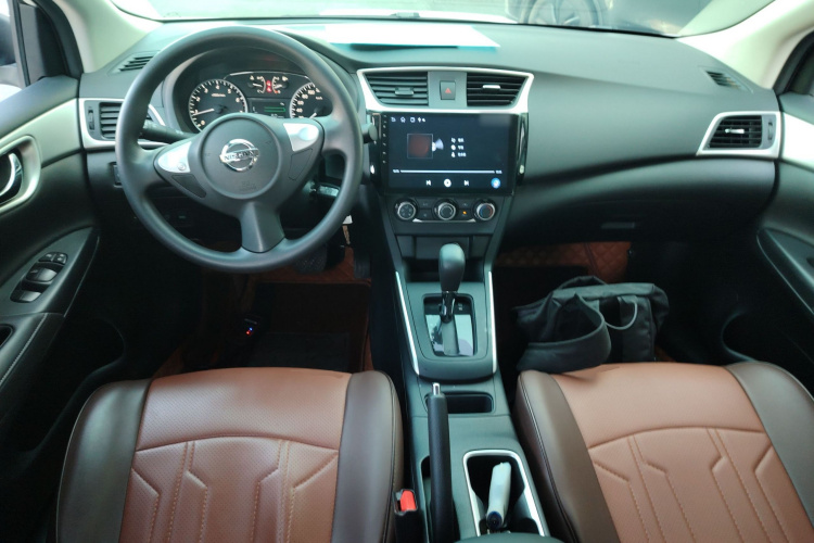 日产 轩逸 2024款 改款 经典 1.6XE CVT舒适版中控内饰7002