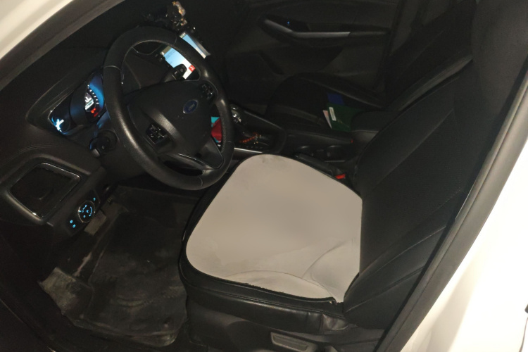 福特 福睿斯 2019款 改款 1.5L 自动悦享型 国VI中控内饰19