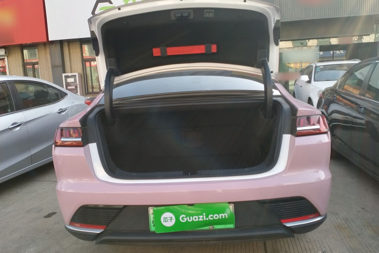 比亚迪 汉 2021款 EV 标准续航版豪华型机舱底盘23