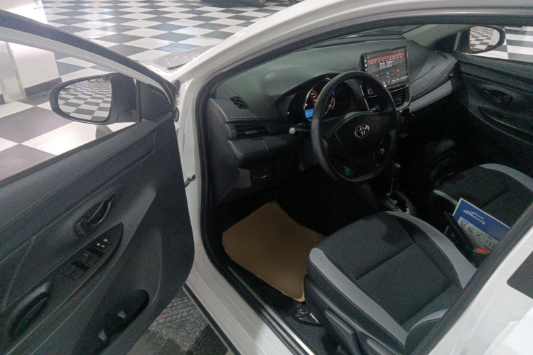 丰田 YARiS L 致炫 2020款 致炫X 1.5L CVT领先版中控内饰7003