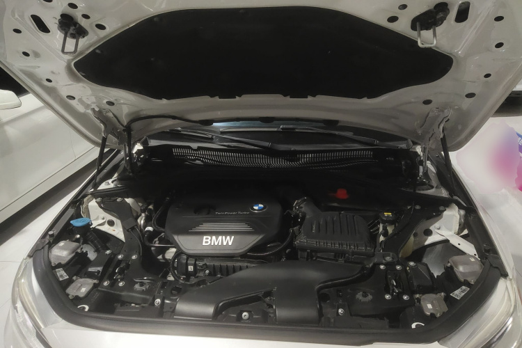 宝马1系 2017款 118i 运动型机舱底盘24