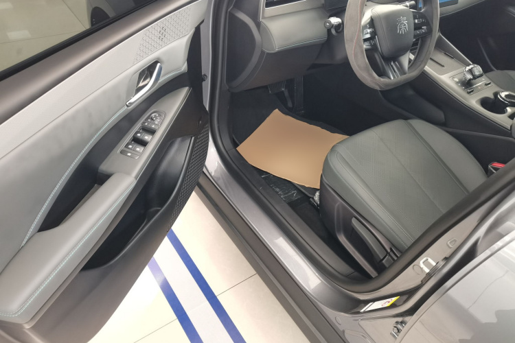 比亚迪 秦PLUS 2025款 DM-i 智驾版 55KM领先型中控内饰20