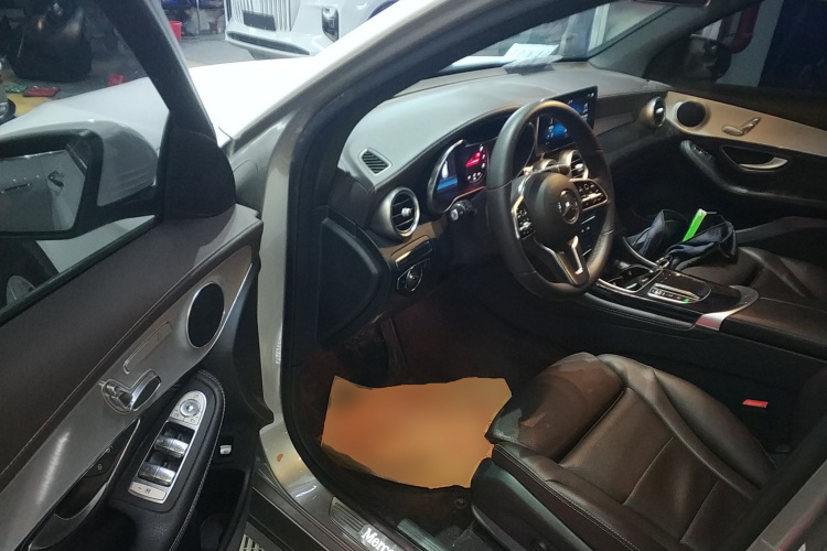 奔驰GLC 2020款 GLC 260 L 4MATIC 动感型中控内饰20