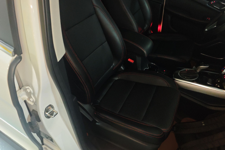 众泰 大迈X5 2015款 1.5T CVT知县型 国V局部细节41