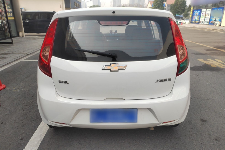 雪佛兰 赛欧 2013款 两厢 1.2L AMT理想版车身外观6