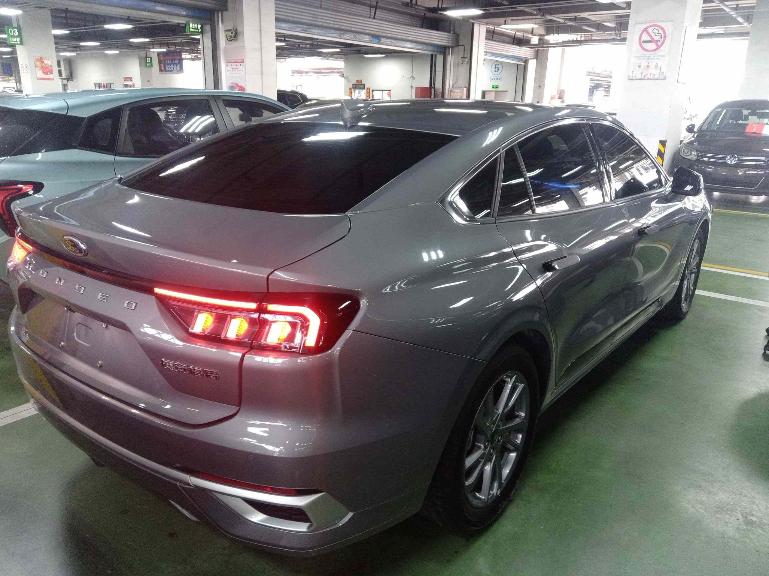 福特 蒙迪欧 2023款 EcoBoost 180 豪华型(4)