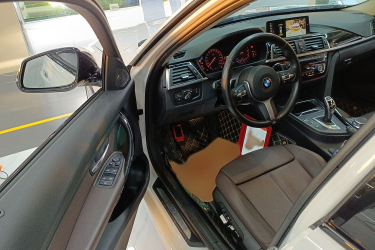 宝马3系 2018款 320Li 领先型M运动套装中控内饰7003