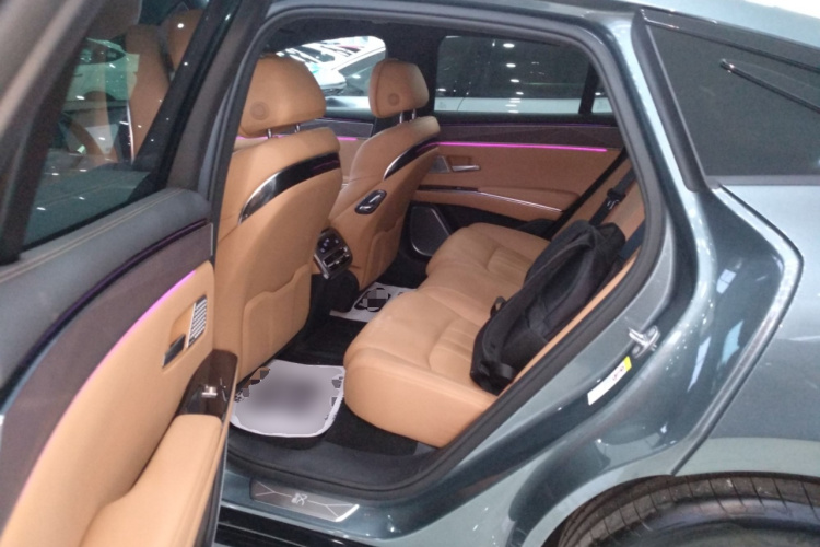 比亚迪 汉L 2025款 DM-p 四驱激光雷达旗舰型中控内饰7004