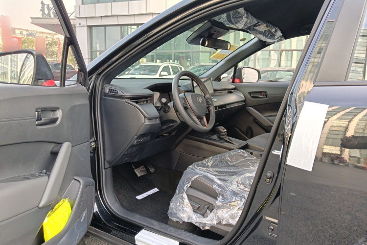 丰田 锋兰达 2026款 2.0L CVT舒适版中控内饰7002