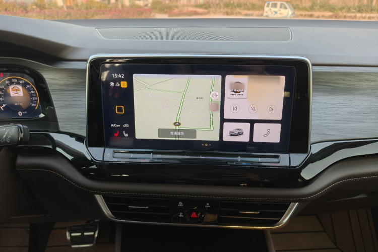 大众 威然 2022款 380TSI 尊驰版局部细节16