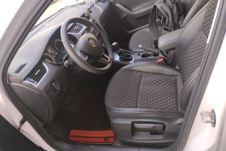 斯柯达 明锐 2019款 旅行车 TSI280 DSG豪华版 国VI局部细节19