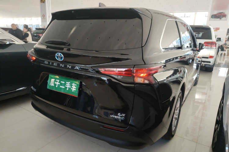 丰田 赛那SIENNA 2021款 2.5L混动 舒适版车身外观6005