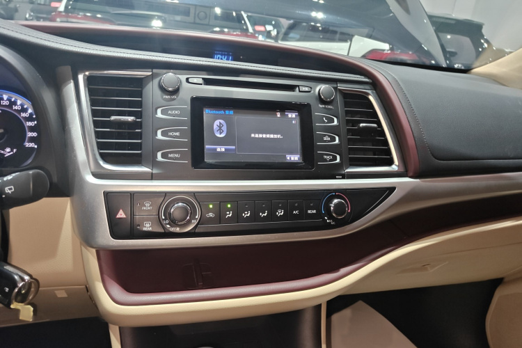 丰田 汉兰达 2017款 2.0T 两驱精英版 5座局部细节16