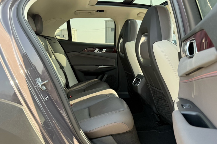 领克02 2019款 高能版 2.0T 自动两驱耀Pro版 国VI中控内饰7006