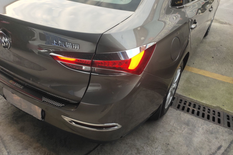 别克 英朗 2021款 典范 1.5L 自动精英型车身外观9