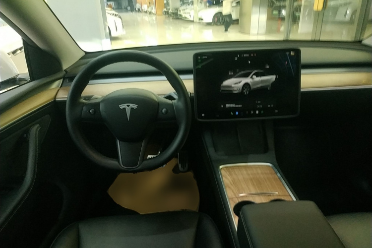 特斯拉 Model Y 2022款 改款 后轮驱动版中控内饰13