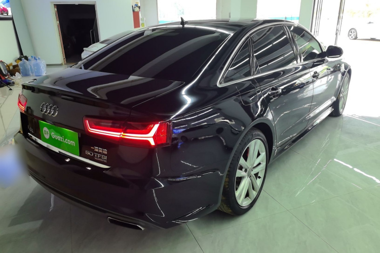 奥迪A6L 2018款 30周年年型 50 TFSI quattro 尊享型车身外观7