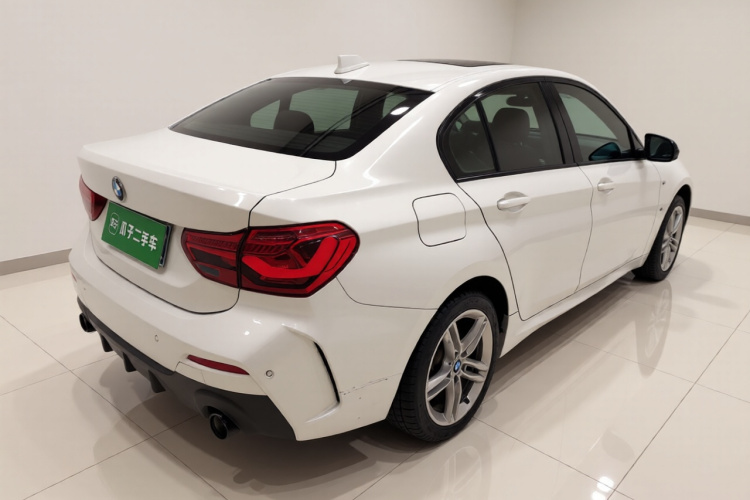 宝马1系 2022款 120i M运动曜夜版车身外观7