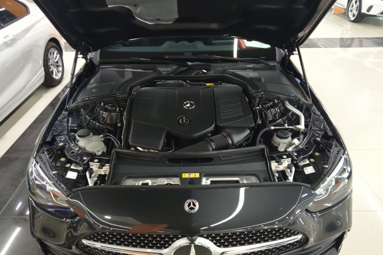 奔驰C级 2023款 改款 C 200 L 运动版机舱底盘24