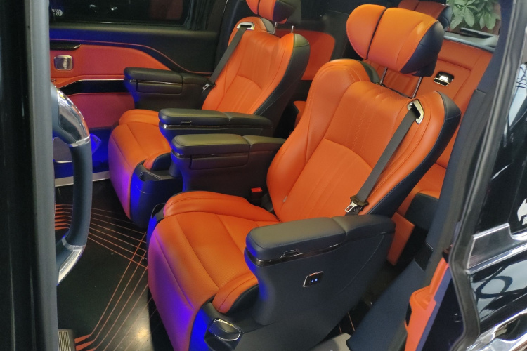 红旗HQ9 2023款 2.0T 智联旗韵版中控内饰7004