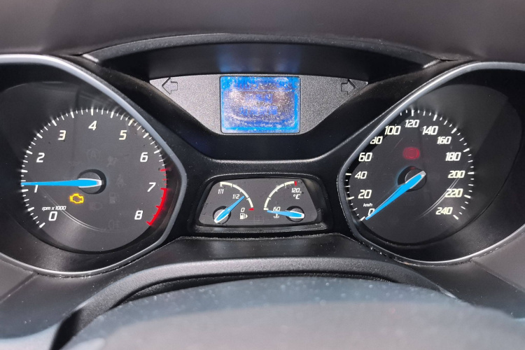 福特 福克斯 2012款 三厢 1.6L 自动风尚型局部细节14