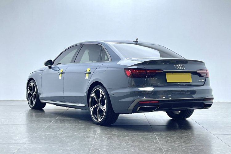 奥迪A4L 2022款 40 TFSI quattro RS套件燃速型车身外观6004