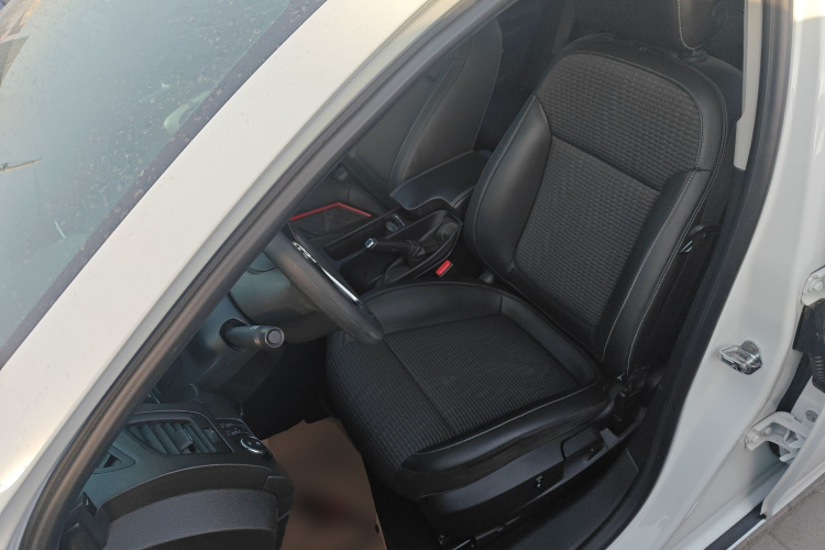 别克 君威 2015款 1.6T 领先技术型中控内饰19