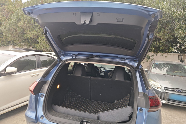 小鹏G3 2019款 尊享版机舱底盘23