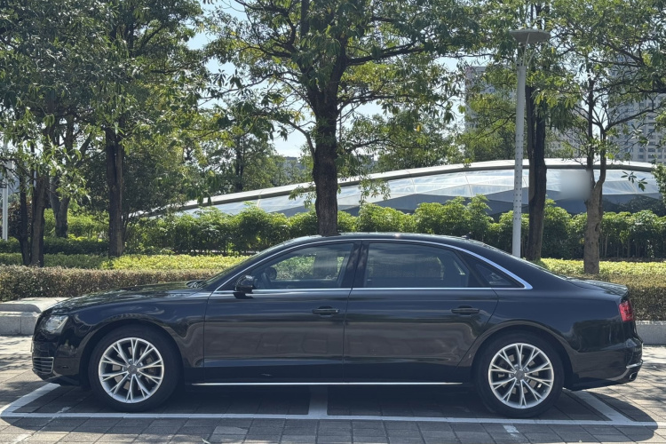 奥迪A8 2013款 A8L 45 TFSI quattro舒适型车身外观6004