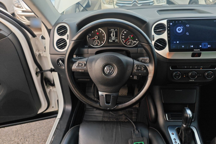 大众 途观 2017款 300TSI 自动两驱丝绸之路舒适版中控内饰13