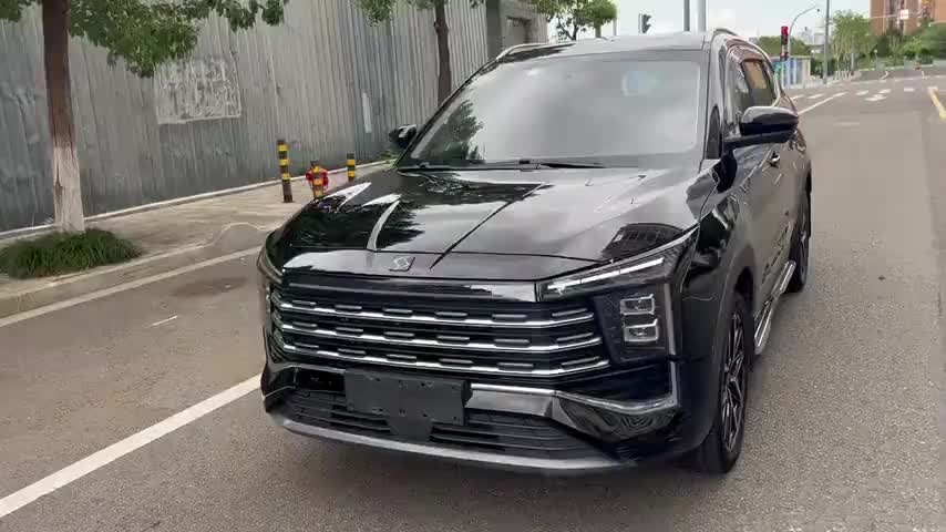 思皓X8 PLUS 2023款 1.5TGDI DCT智享版 7座实拍1